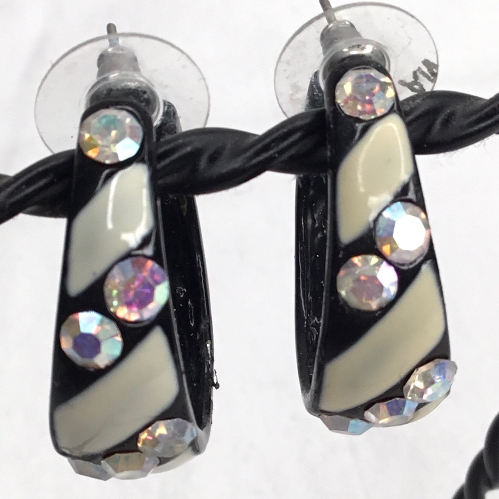💎Black & Ivory Enamel Earrings With Rhinestones
